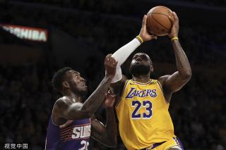 许昕连赢两 许昕连赢两